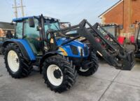 New Holland T5070 With NH 100FL Loader