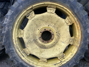 JD Row Crop Wheels - 12.4R46 8 Stud