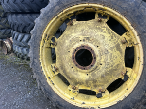 JD Row Crop Wheels - 12.4R46 8 Stud