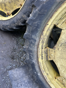 JD Row Crop Wheels - 12.4R46 8 Stud