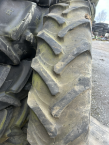 JD Row Crop Wheels - 12.4R46 8 Stud