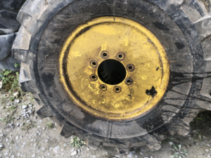Pair 405/70-20 8 Stud NH Combine Wheels