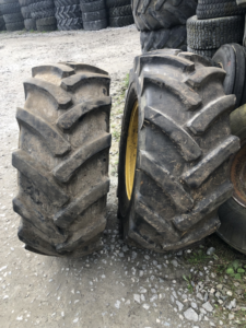 Pair 405/70-20 8 Stud NH Combine Wheels