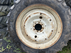 Full Set NH Row Crops 380/90R46 & 380/85R30