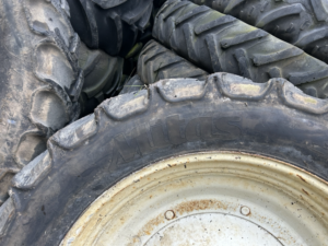 Full Set NH Row Crops 380/90R46 & 380/85R30