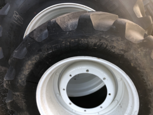 Full Set NH Wheels 600/65R38 & 480/65R28
