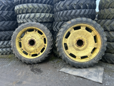 JD Row Crop Wheels - 12.4R46 8 Stud