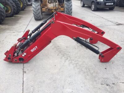 MF/Quicke 907 (240N)